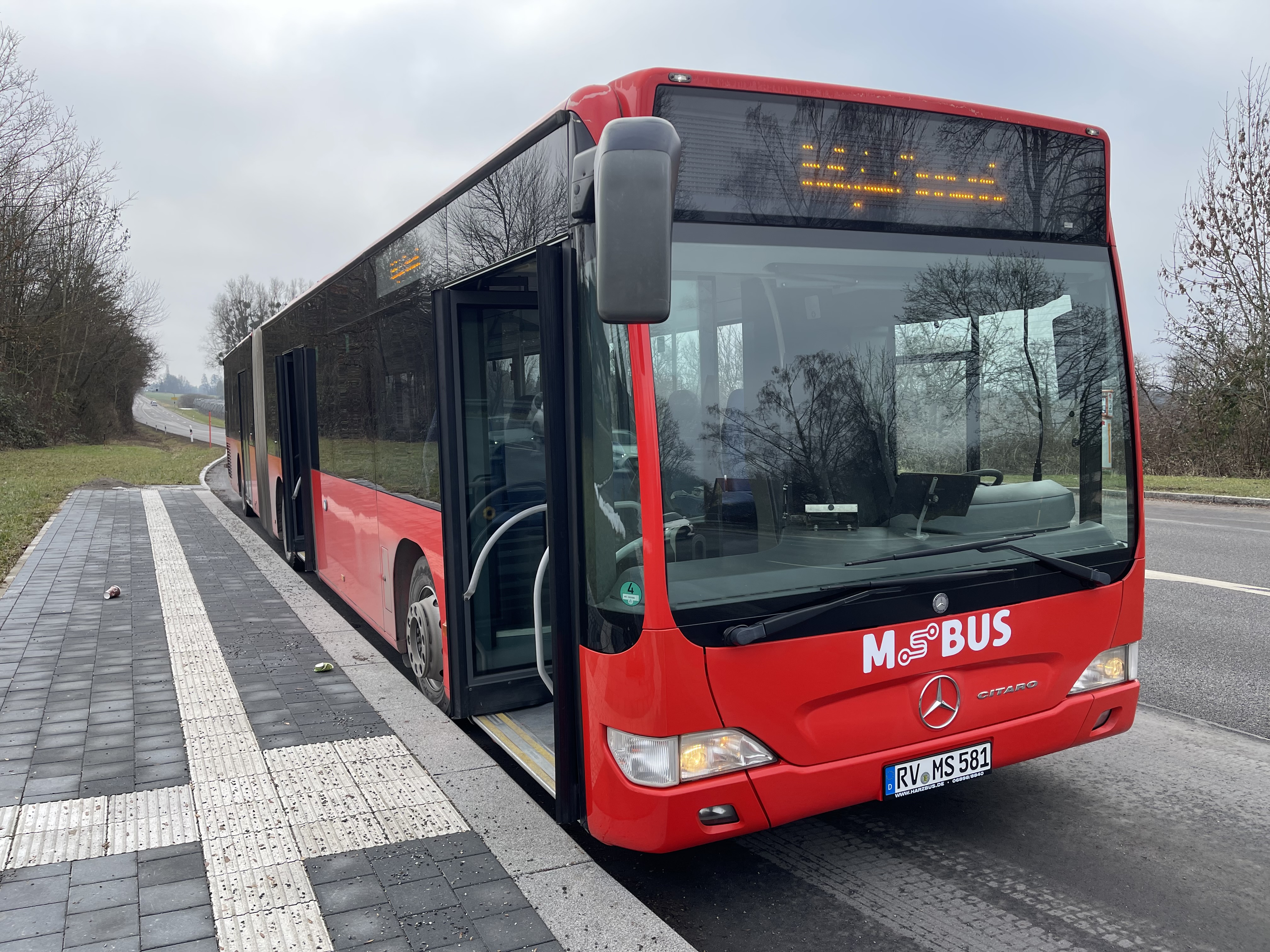 MSBus Bus an der Haltestelle